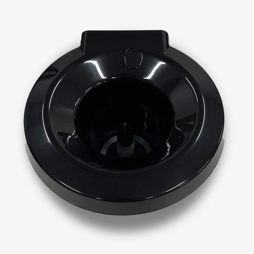 The Non-Spill Top 320 Slim Black is a black, round plastic bowl with a central cylindrical compartment, compatible with CLPOU320BSLUV2P and CLTL320BSLP, shown from above against a white background.